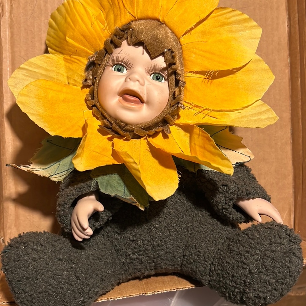 Geppeddo porcelain face doll.